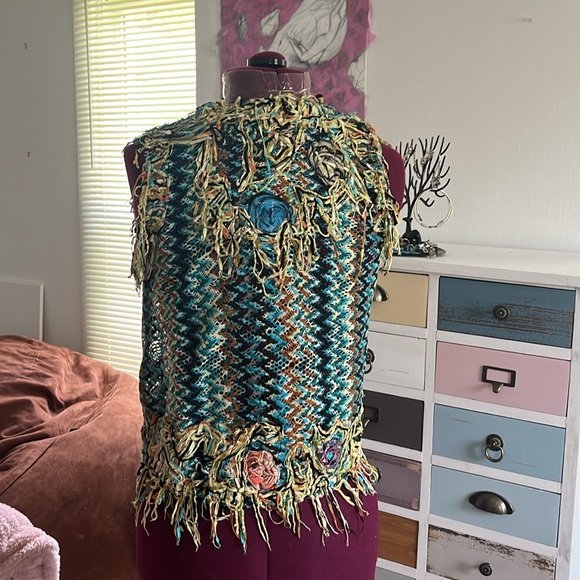 Artsy boho fringe multicolored whimsical floral pattern vest - Picture 5 of 12